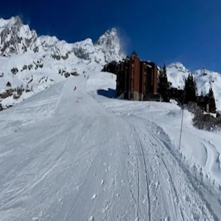 The Nest Ski-in Ski-out With Hammam *